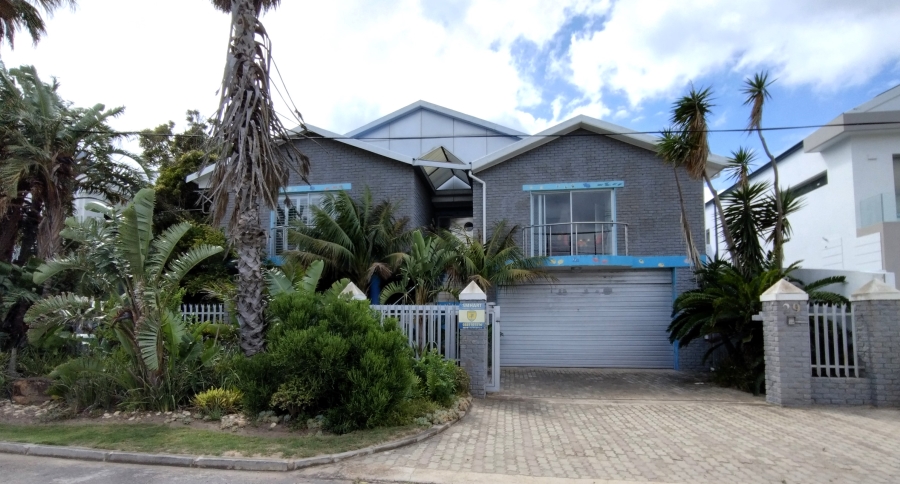 4 Bedroom Property for Sale in Kabeljauws Eastern Cape